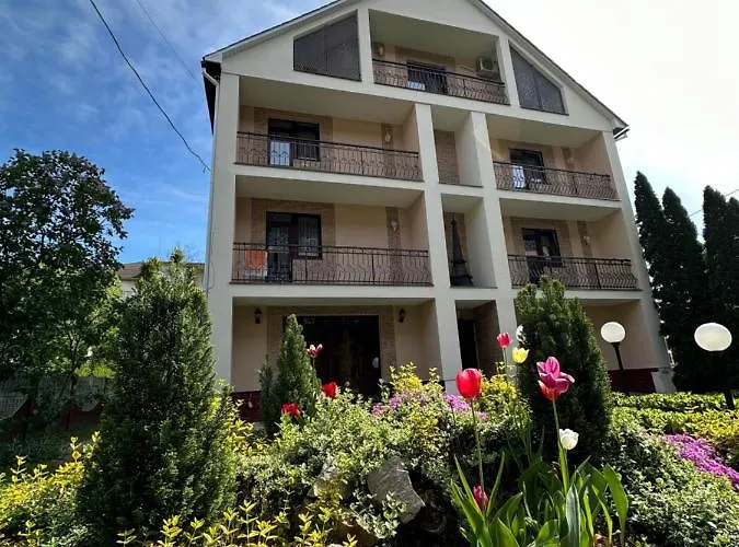 Готель Сонячна Перлина Поляна