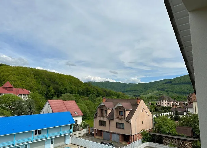 Готель Сонячна Перлина Поляна